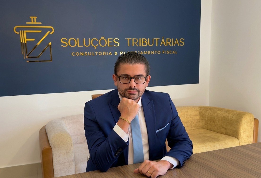 Fernándo Silva no escritório da FS Soluções Tributárias, em foto publicada no Estadão